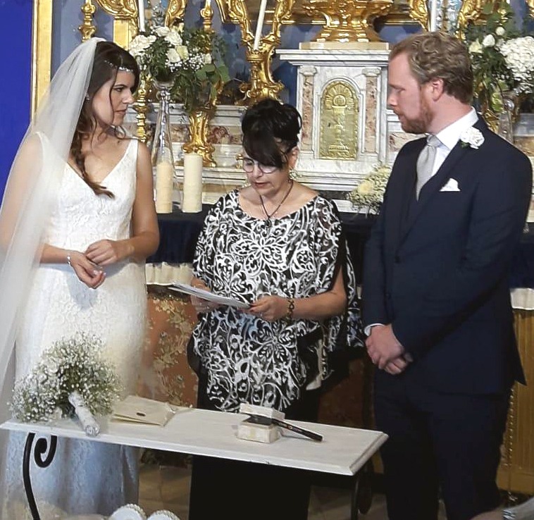Mrs Wedding - Celebrante con una coppia Inglese a Villa Faraggiana